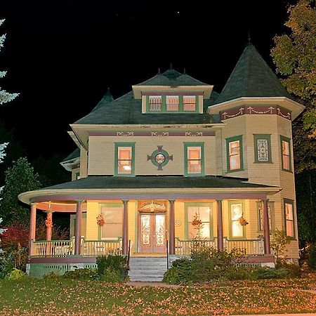 Sleepy Hollow B&B Gananoque Buitenkant foto