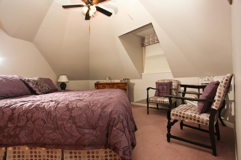 Sleepy Hollow B&B Gananoque Buitenkant foto