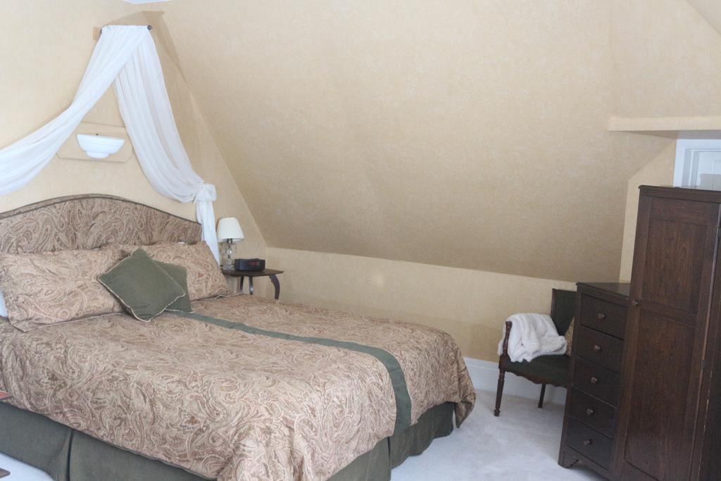Sleepy Hollow B&B Gananoque Buitenkant foto
