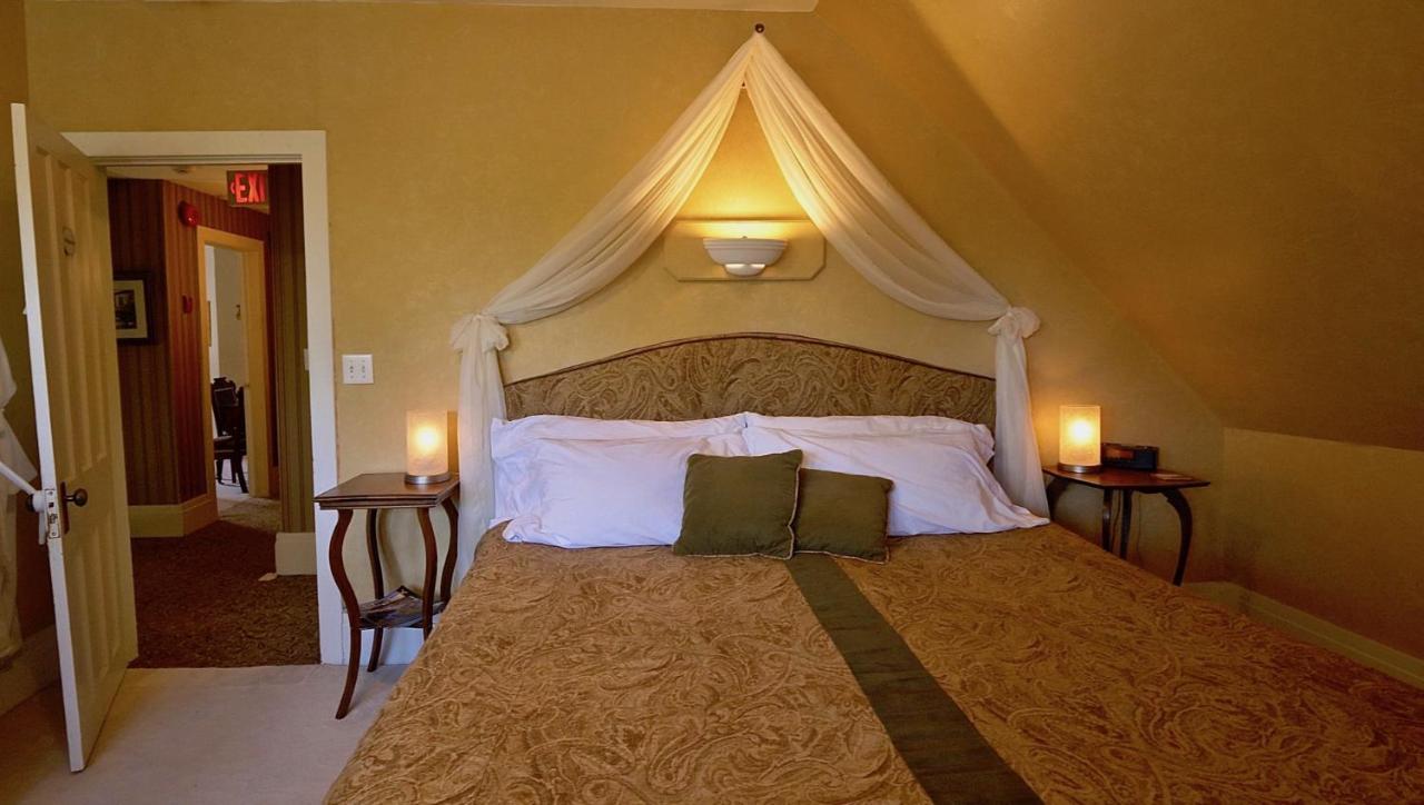 Sleepy Hollow B&B Gananoque Buitenkant foto